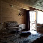 гуцульський двір בית הארחה