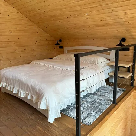 гуцульський двір