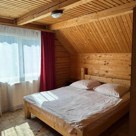 гуцульський двір בית הארחה 3*