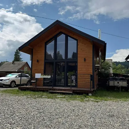 гуцульський двір