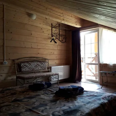 гуцульський двір בית הארחה