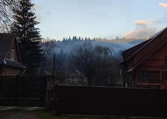 гуцульський двір