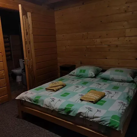 гуцульський двір