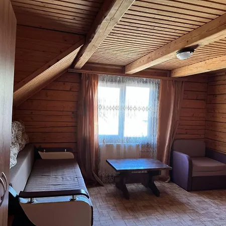 гуцульський двір